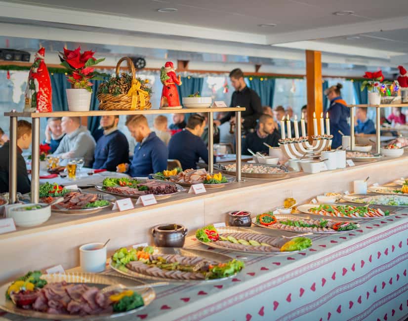 Stockholm: All-You-Can-Eat Christmas Buffet Cruise Livemusic - What this Stockholm Christmas cruise is really like