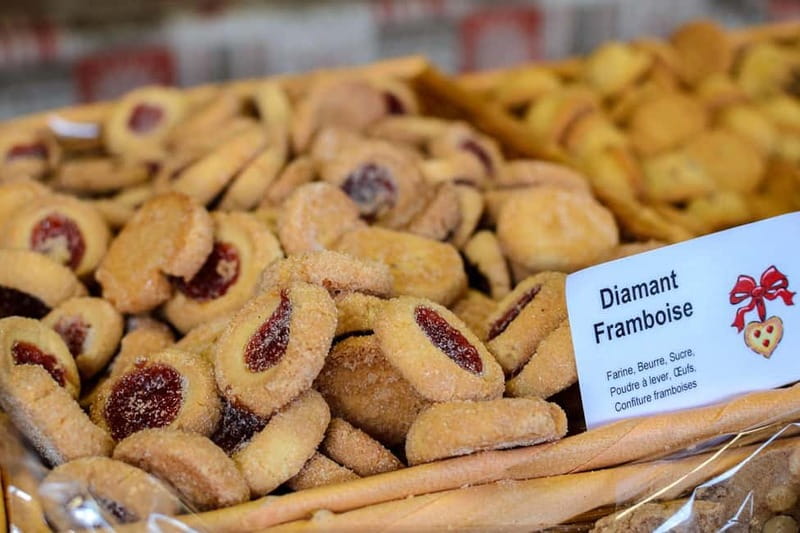 Strasbourg Christmas market tour and culinary city tour with tastings - Strasbourg at Christmas, one bite at a time