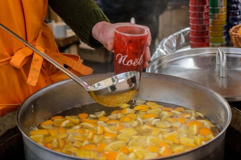 Strasbourg Christmas market tour and culinary city tour with tastings - The first tasting: Alsatian Christmas cookies
