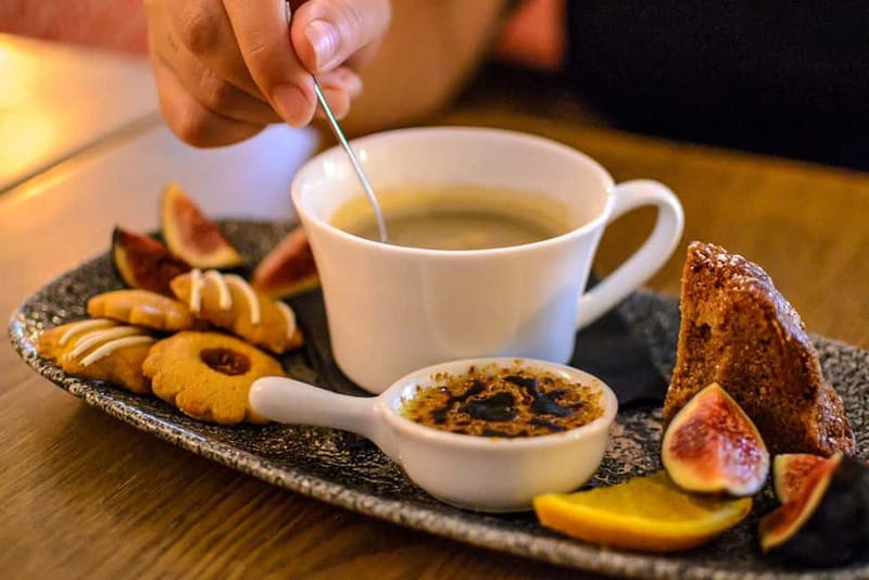 Strasbourg Christmas market tour and culinary city tour with tastings - Meeting at 5th Place and getting your bearings