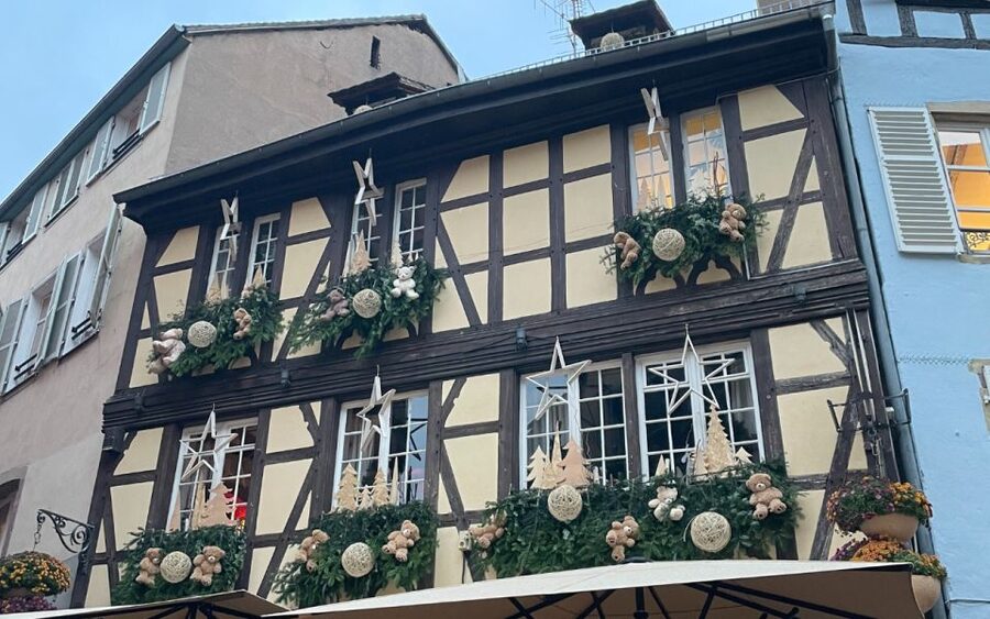 Strasbourg: Christmas Markets Walking Tour with Mulled Wine - The squares, lights, and fairytale mood