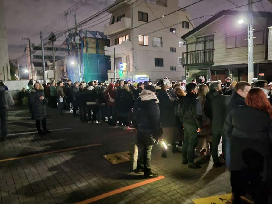 Tokyo:Celebrate Unique Japanese New Year Tradition Festivity - Waiting for midnight and finding the viewing point