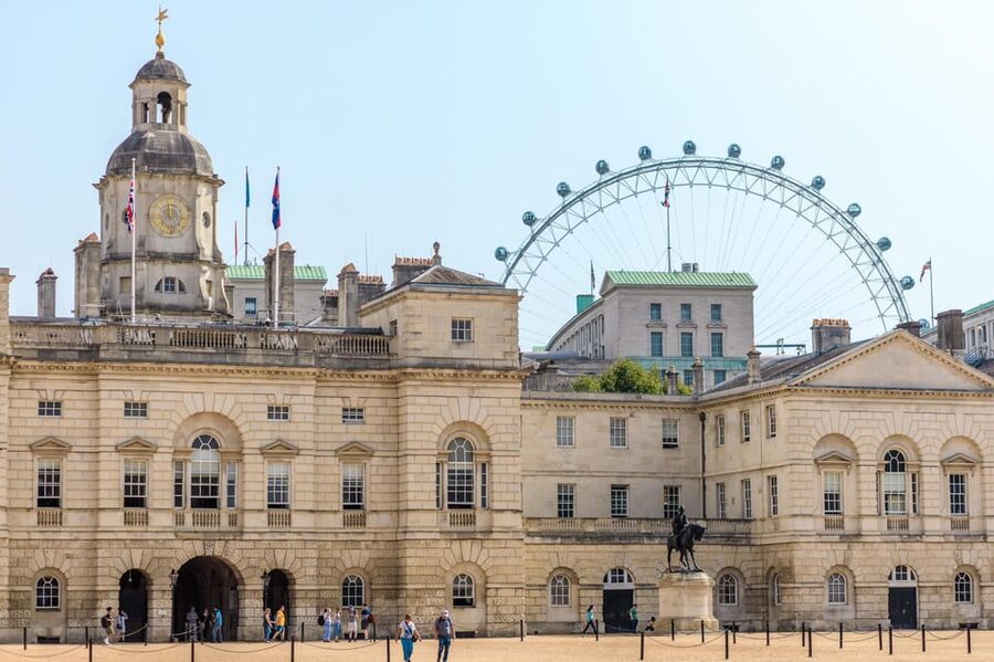 Top London Sights Tour - Christmas Day Special! - Parliament Square, Big Ben, and Westminster Abbey