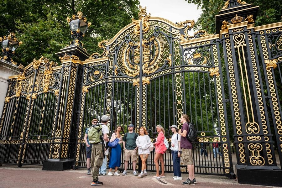 Top London Sights Tour - Christmas Day Special! - Borough Market, St Paul’s, and the Thames views