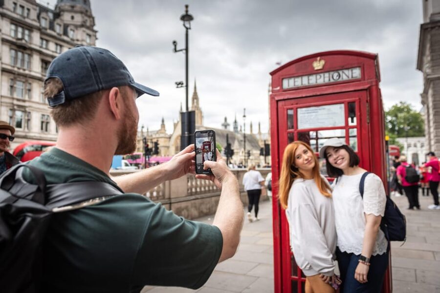 Top London Sights Tour - Christmas Day Special! - What the guides add to the walk