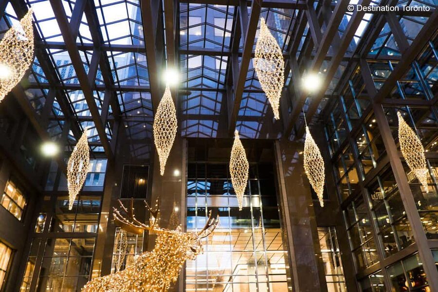 Toronto: Festive Lights Bus Tour - Upper deck, views, and winter comfort
