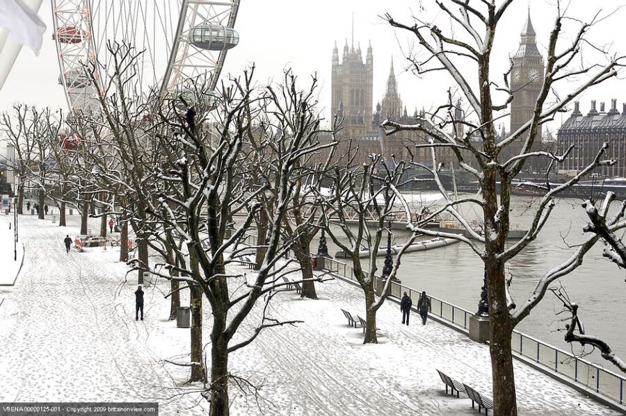Tour of London and Christmas Day Lunch Cruise - Dress, age limits, and practical comfort