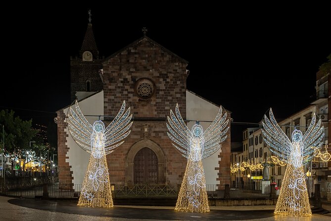 Tuk Tuk Funchal Magic Christmas Lights - Caminho do Avista Navios and the view over Funchal
