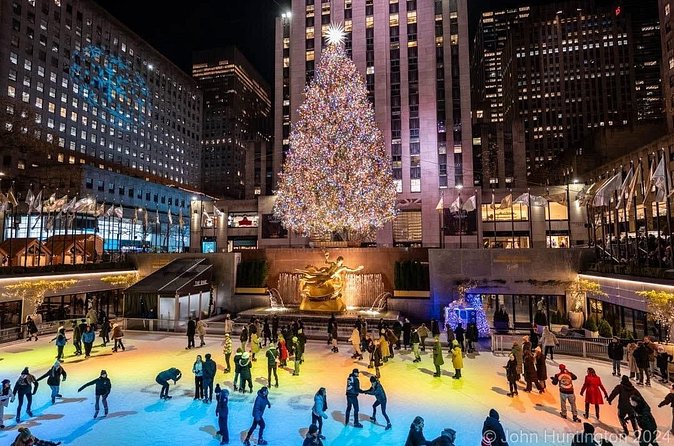 Ultimate NYC Christmas Lights At Night Walking Tour - What Daria adds to the experience