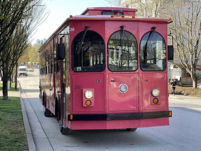 Vancouver: Christmas Lights Karaoke Trolley Tour - Starting at 999 Canada Place