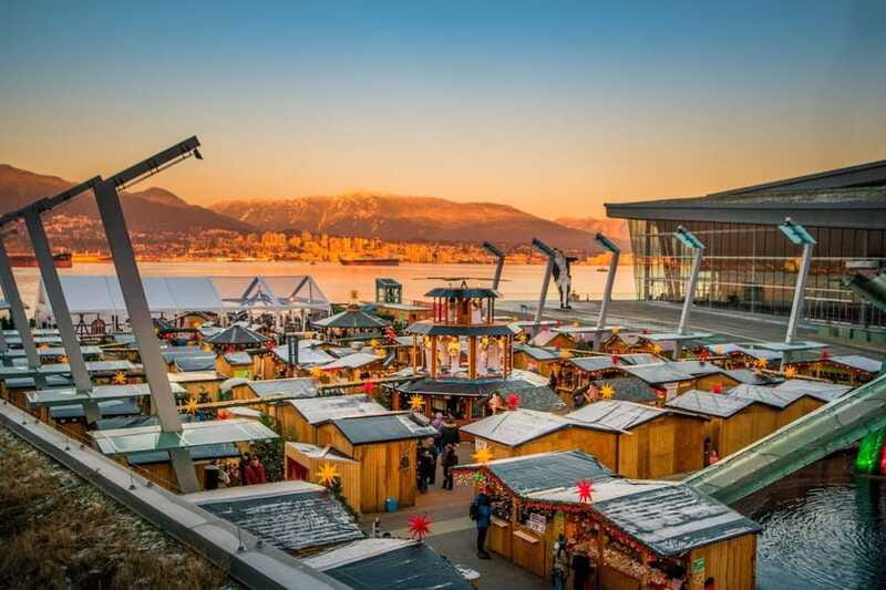 Vancouver: Christmas Lights Karaoke Trolley Tour - English Bay for a second city view