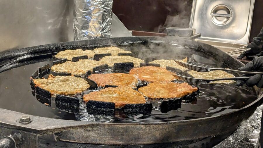 Vienna: Christmas Market Food and Drinks Tour - Why this Christmas market tour feels different