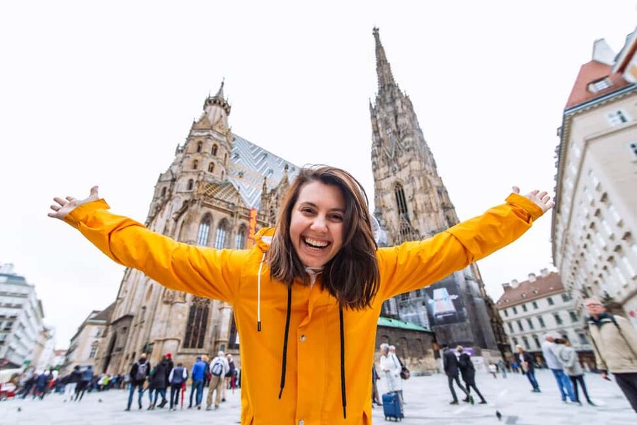 Vienna: Christmas Photoshoot with a Pro Photographer - What this Vienna photoshoot really offers