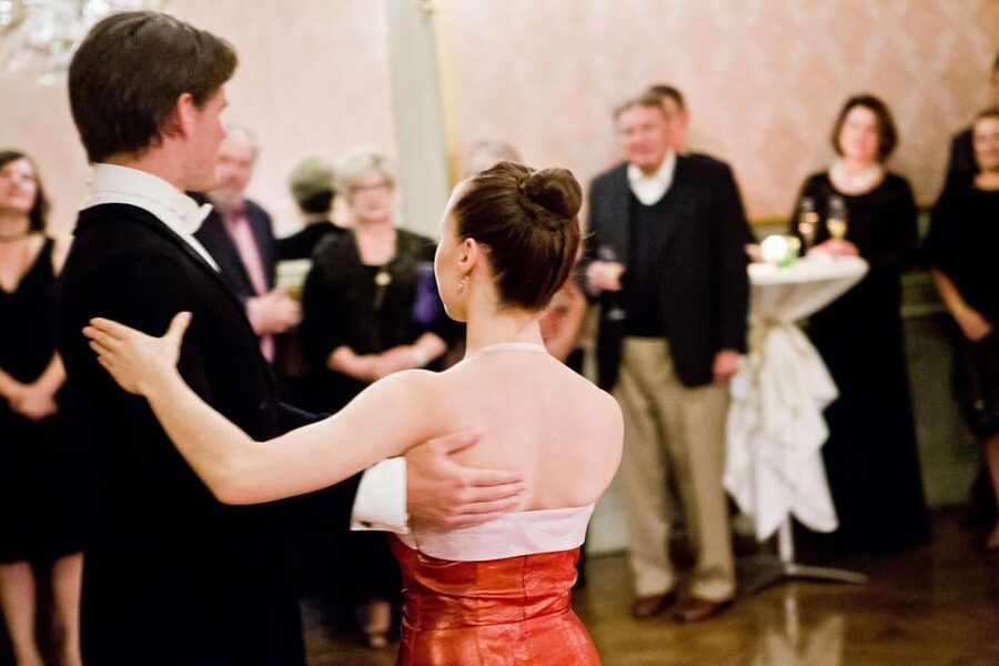 Vienna: Festive Season and New Year's Eve Waltz Workshop - A friendly international group
