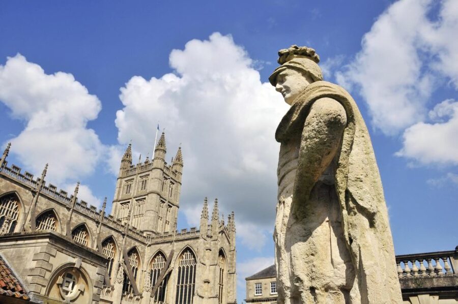 Windsor, Bath, Stonehenge & Salisbury with Christmas Lunch - The coach changes the pace of the day