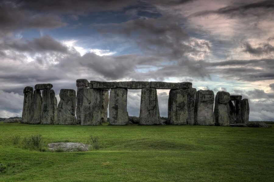 Windsor, Bath, Stonehenge & Salisbury with Christmas Lunch - What is closed on Christmas Day