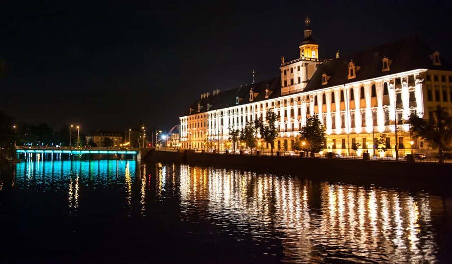 Wroclaw: Ticket for Old Town Christmas Cruise by Heated Ship - Key points to know before booking
