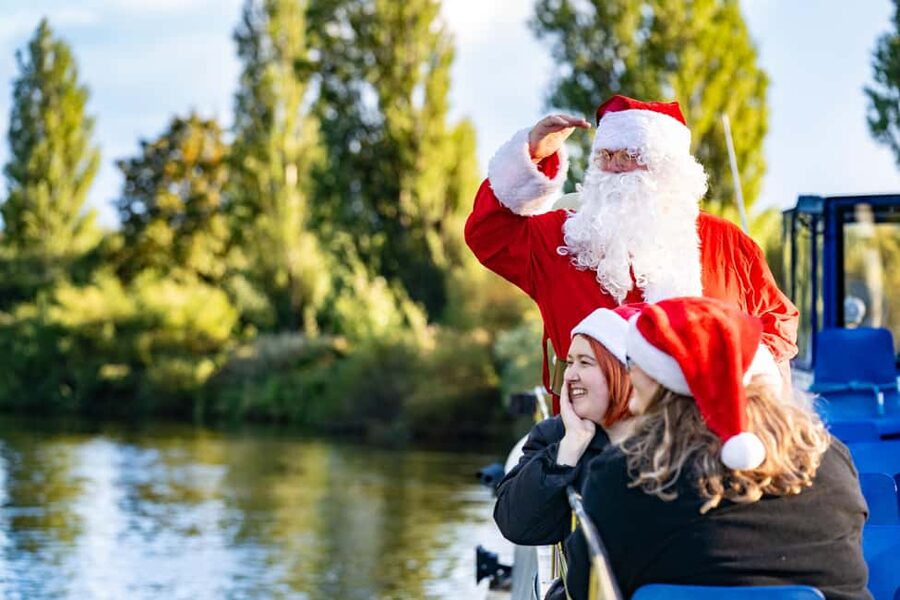 York: Festive River Cruise With Mulled Wine & Mince Pie - Setting off along the River Ouse
